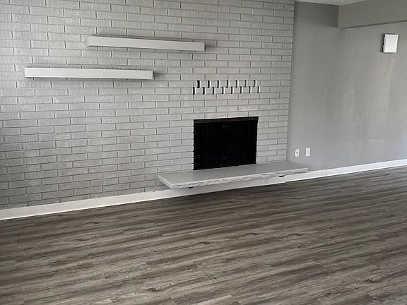4th image of 309 School St SE #2