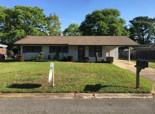 320 Poplar Dr, Ocean Springs, MS 39564