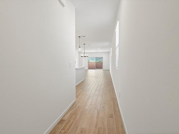 TUC_Opal_Hallway_A_9989-N-Summerstone-Ave