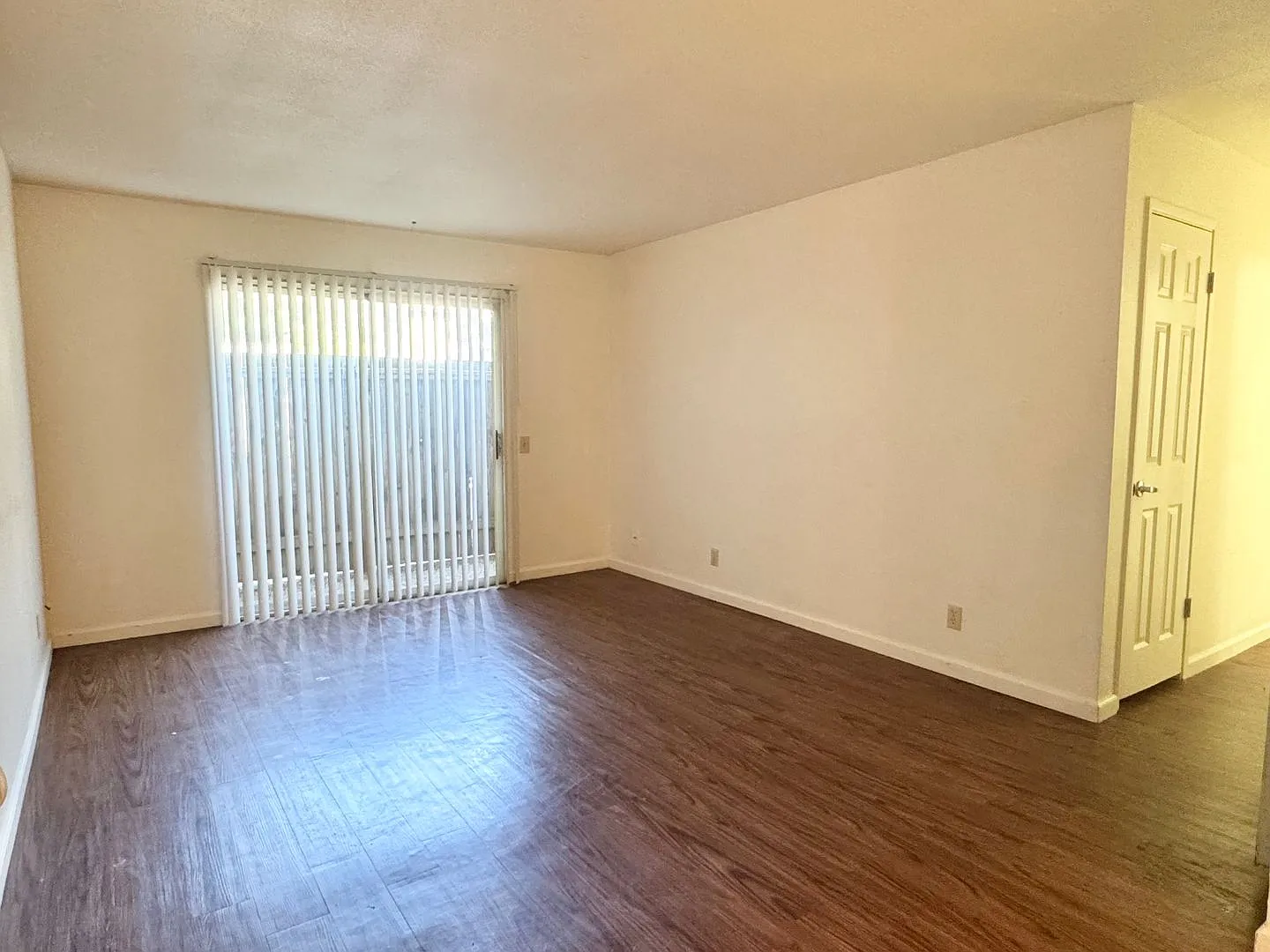 1154 Magnolia Ave — Photo 2