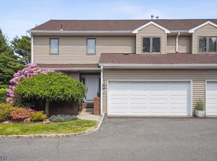 58 Fisher Rd, Mahwah, NJ 07430