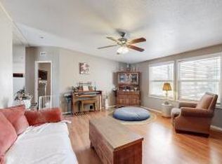 2640 Parklane Dr, Peralta, NM 87068