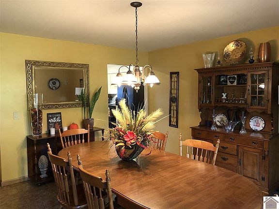 3rd image of 259 Robinhood Dr