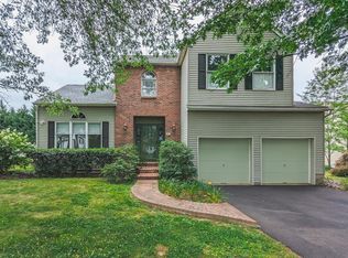 7 Bolton Cir, Newtown, PA 18940