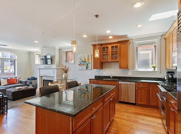 2nd image of 2712 N Lehmann Ct APT 4S