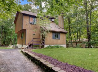 1321 Pocono Mountain Lake Dr, Bushkill, PA