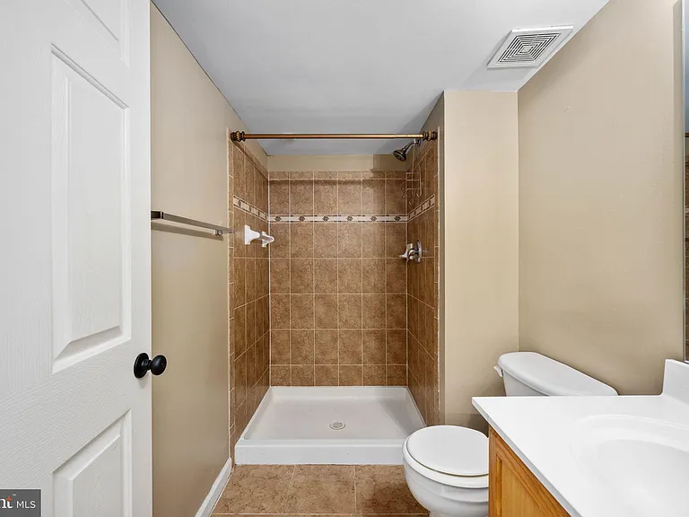 9320 Birch Cliff Dr — Photo 59