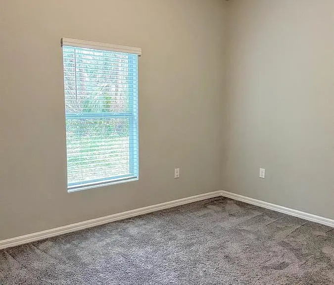 1353 Sadnet Ln — Photo 11