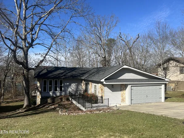 137 Lakeshire Dr, Crossville, TN 38558