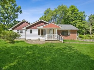 220 Sidney Rd, Pittstown, NJ 08867