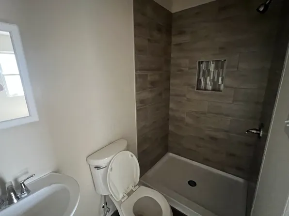 121 Buxton Ave, Newport News, VA 23607