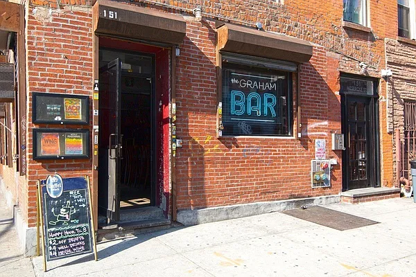 Rented by REAL New York | media 23