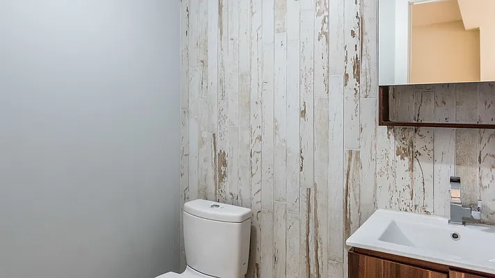 Rented by Nooklyn NYC LLC | media 40