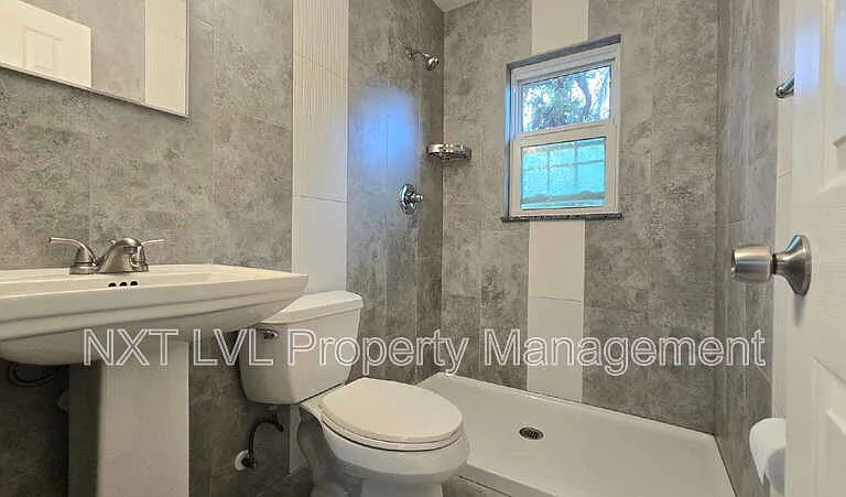 240 W Mariana Ave #B — Photo 9