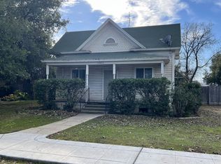 271 N I St, Dinuba, CA 93618