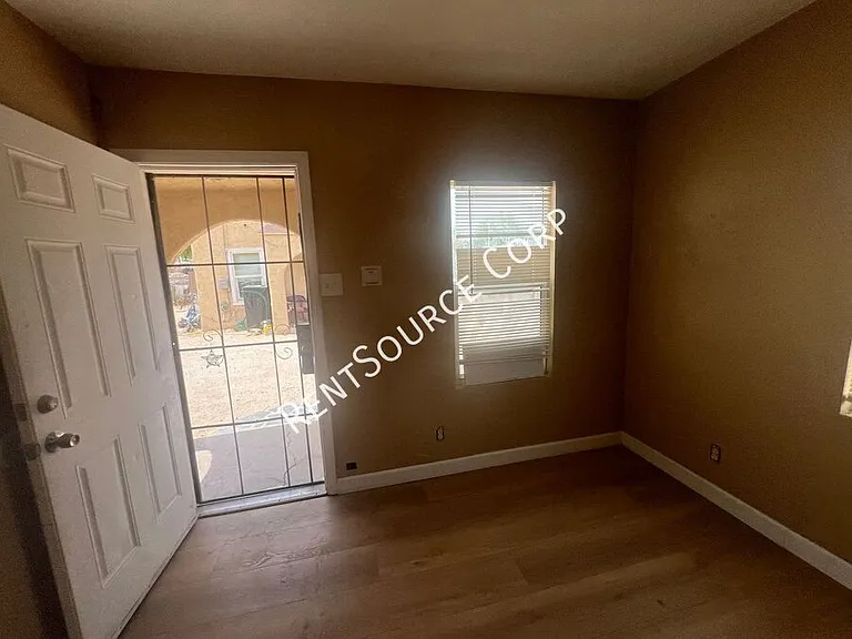 16735 Union St — Photo 4