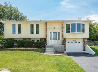 525 King Arthur Way, Bolingbrook, IL 60440