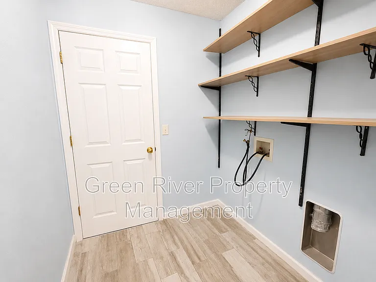 4371 Johns Cemetery Rd — Photo 32