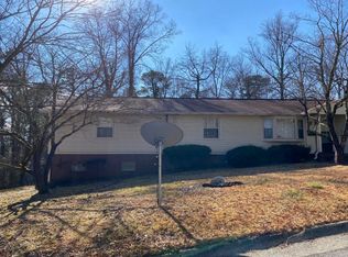 240 Alhambra Rd, Oak Ridge, TN 37830