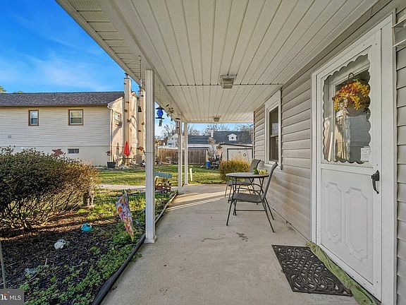 2nd image of 309 E Dutton Mill Rd