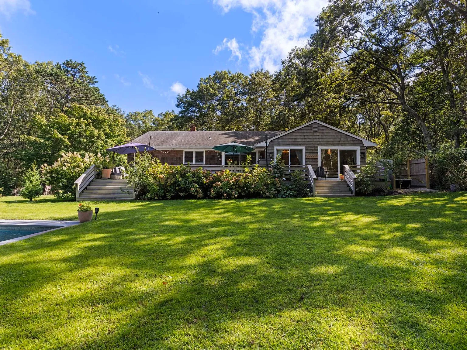 Private Rental Retreat In Water Mill — Photo 1