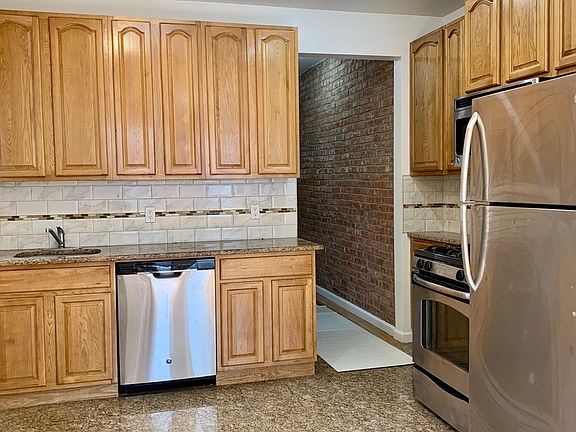 5th image of 650 Manhattan Ave APT 3F