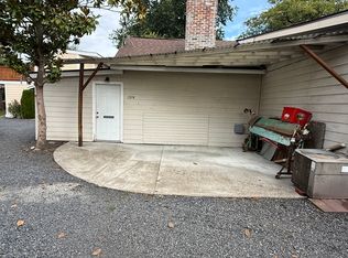 131 NE Florist Ln #B, Hillsboro, OR 97124