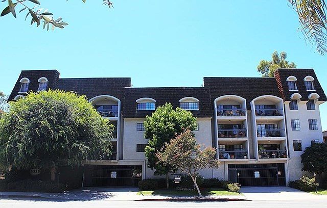 1st image of 5339 Lindley Ave Unit 203