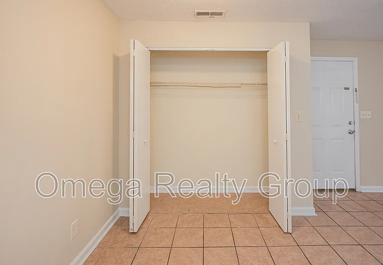 The Cove Apartments — Photo 28