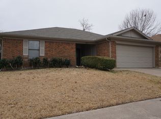 6412 Fairview Dr, Watauga, TX 76148