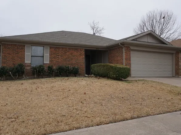 6412 Fairview Dr, Watauga, TX 76148