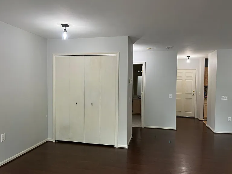 1127 S Lake Dr #208 — Photo 17