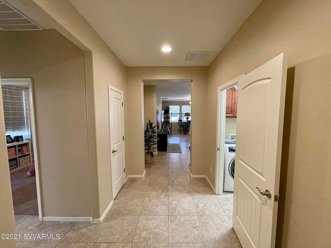 3 bed, 2.0 bath, 1781 sqft, $2,495 — Photo 3