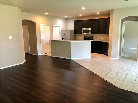 3rd image of 13028 Sierra View Dr