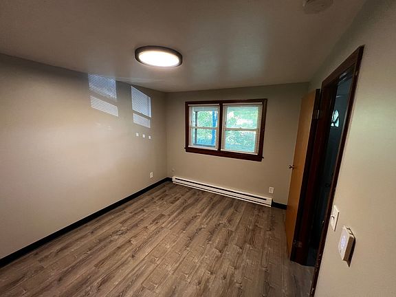 5th image of 438 Springfield St