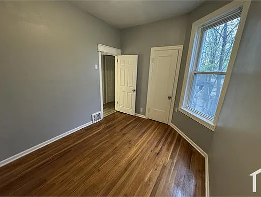 6229 S Justine St #1 — Photo 8