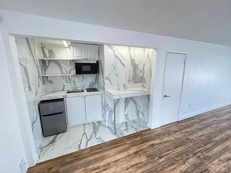 1237 Prospect St #K — Photo 6