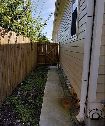 2nd image of 1120 Touro St