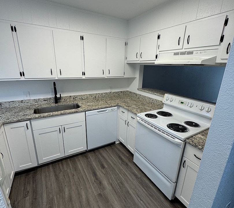 1st image of 1723 NE 2nd St