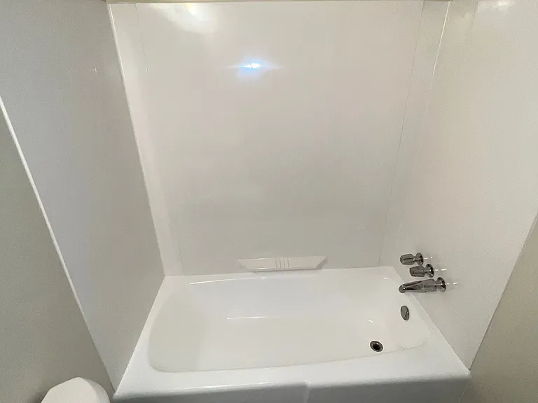 2025 N Lincoln St #102 — Photo 3