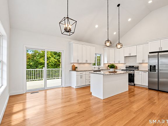 4th image of 202 Pleasant View Avenue