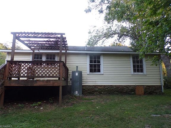 4th image of 406 Westgate Dr