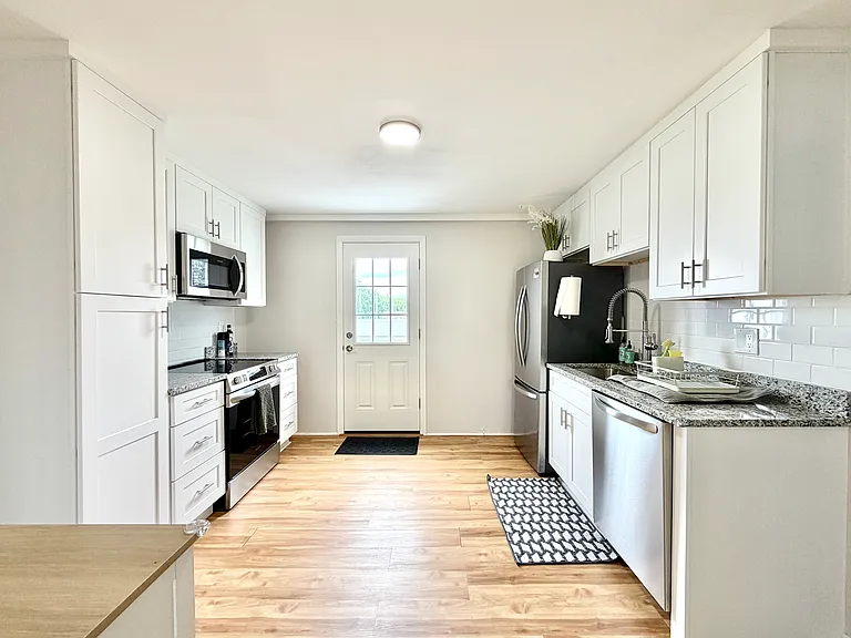 12 Spruce Ave — Photo 4