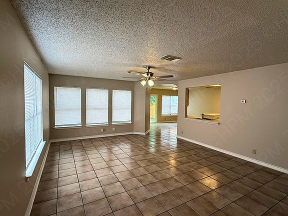 3rd image of 7655 Heathridge