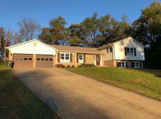 2400 Tricia Ct, Vienna, VA 22181