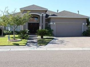 121 Yellowstone Lake Dr, Laredo, TX 78041