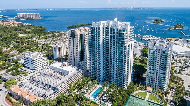 1st image of 2627 Bayshore Dr #1404