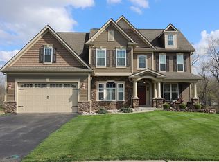 31 Rothbury Cir, Victor, NY 14564