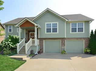 12910 Ridgeview Dr, Platte City, MO 64079