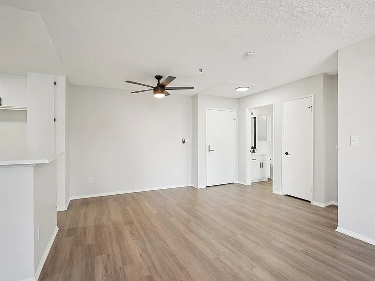 310 Virgil — Photo 34
